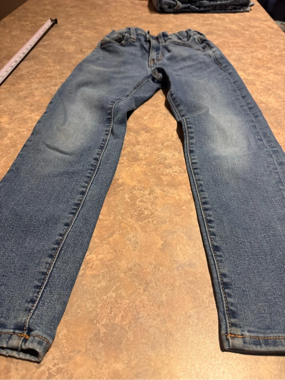 Classic Men's Blue Denim Jeans - Picture 3 of 11